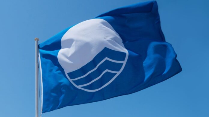 La Marina Baixa y Calpe encaran el verano 2026 con 18 Banderas Azules