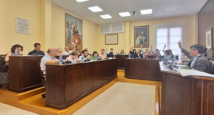 Villajoyosa da luz verde a una modificación presupuestaria de 2,1 millones para mejoras municipales