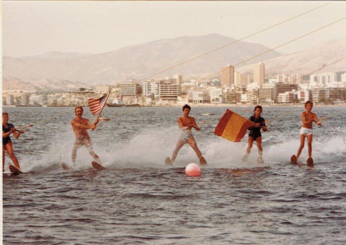 El Cable Ski de Benidorm celebra 60 años de historia con homenajes, encuentros y una competición conmemorativa/Cable Ski