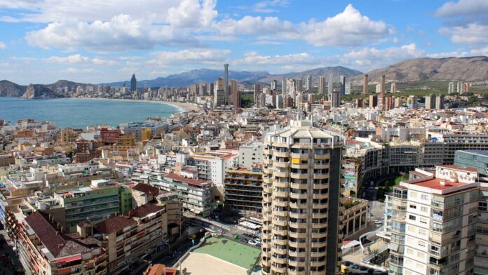 La Marina Baixa recibirá más de 8,5 millones de la Diputación para gasto municipal y Bono Consumo