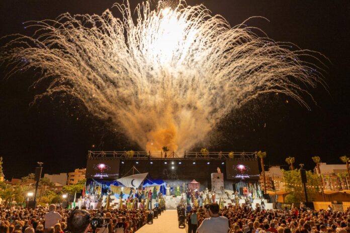 Villajoyosa presenta a los cargos de las Fiestas de Moros y Cristianos 2026 y anuncia un paso para declarar el Desembarco como BIC