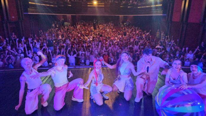 'Las Guardianas del Ritmo del Muro Dorado' llevará el universo K-Pop a SkyFest Benidorm este domingo