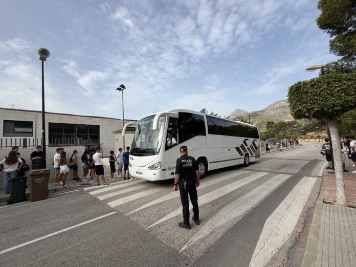 La Nucía amplía las ayudas al transporte estudiantil con un complemento según la renta