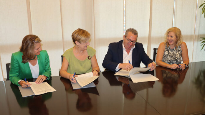 Ayuntamiento, Generalitat y SPTD firman el convenio para redactar el proyecto y ejecutar la segunda fase del Centro Cultural de Benidorm / Fuente: Ayuntamiento de Benidorm