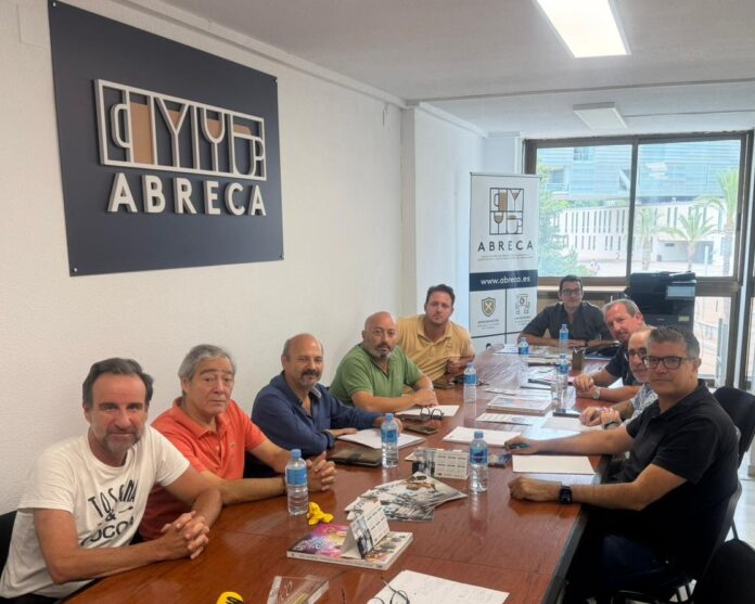 ABRECA, AICO y APTUR CV alertan de los resultados del verano y reclaman analizar la situación económica de Benidorm
