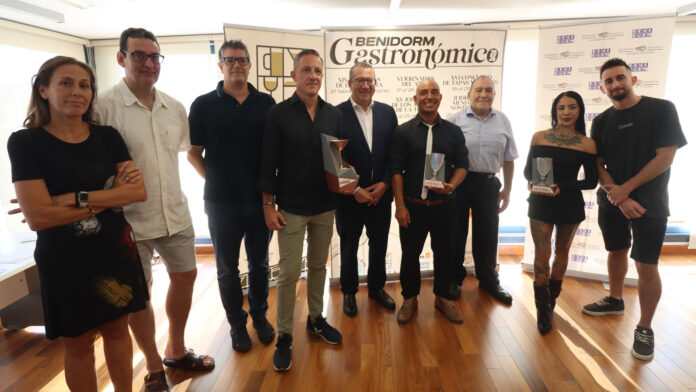 Camarote Club brinda por la victoria con su ‘Puig d’Amaltea’ en el V Concurso de Cócteles de Benidorm