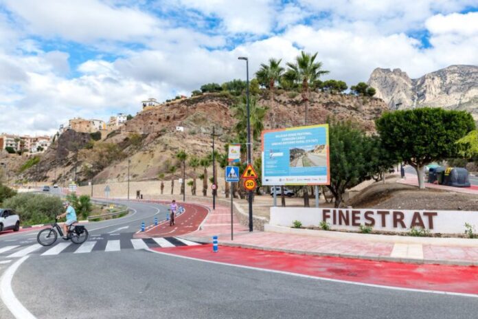 Finestrat estrena un bulevar verde que conecta el casco histórico con la zona deportiva de La Foia