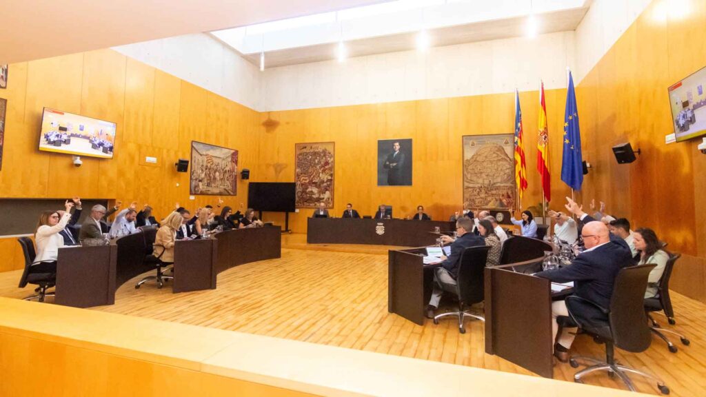 Benidorm prohibirá las sillas autopropulsadas que circulen con más de una persona / Ayuntamiento de Benidorm