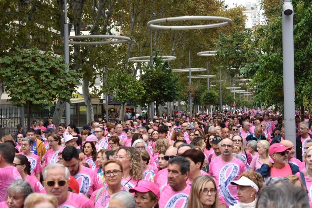 Marcha Solidaria contra el cáncer de Mama / Fuente: Anémona
