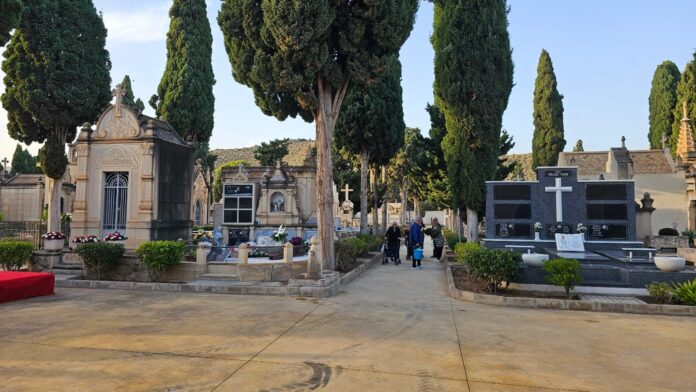 Villajoyosa amplía el horario del cementerio y del autobús por el Día de Todos los Santos