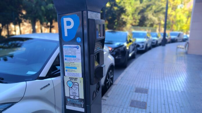 El PP de Benidorm prioriza las garantías jurídicas en el nuevo contrato de la zona azul y grúa municipal frente a las críticas del PSOE